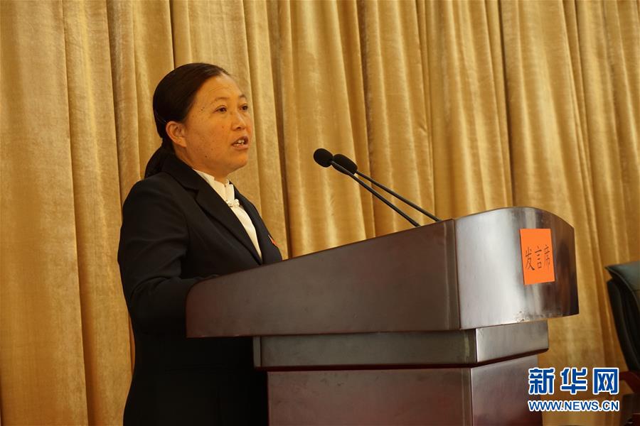 （十九大代表在基層·圖文互動）（1）姚慶英：把“鄉(xiāng)村振興”落實(shí)到田間地頭